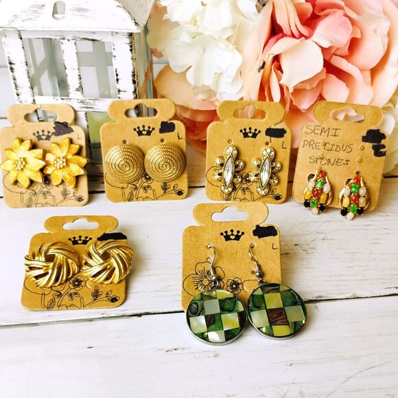 5 Chic Earrings Semi Precious Stones, Gold Tone Round, Flower, Vintage EUC - Picture 1 of 4